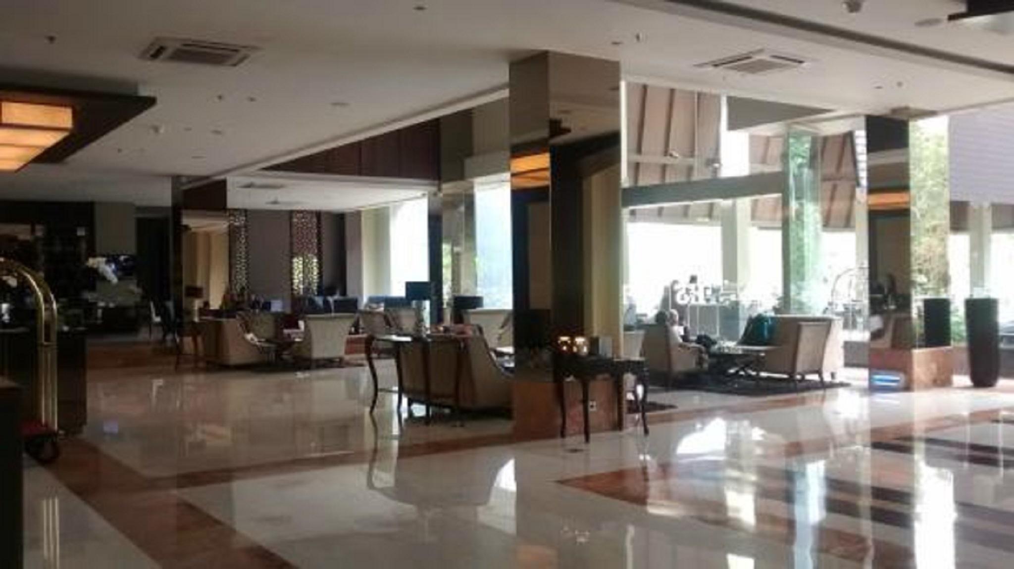 Oakwood & Taman Mini Hotel