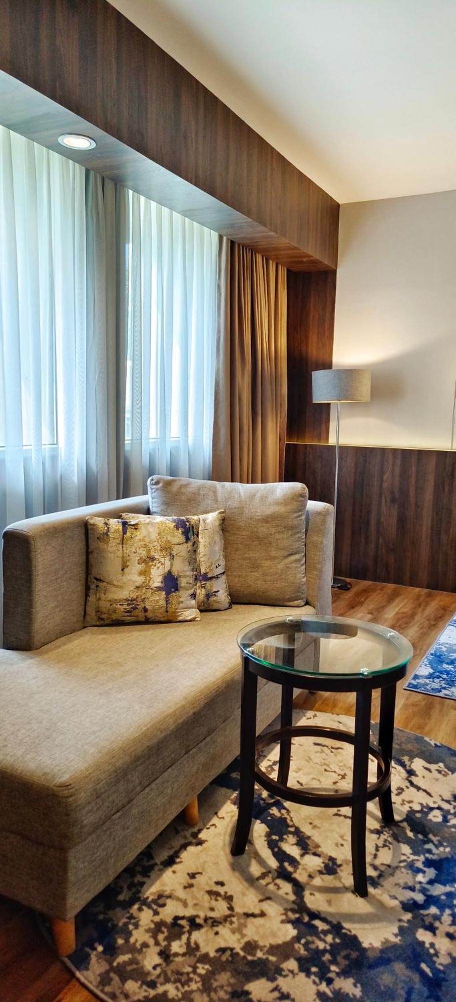 Oakwood & Taman Mini Hotel