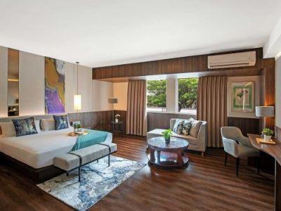 Oakwood & Taman Mini 4*