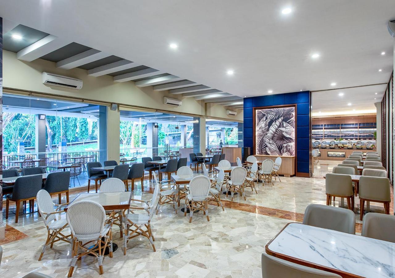 Oakwood & Taman Mini Hotel 4*