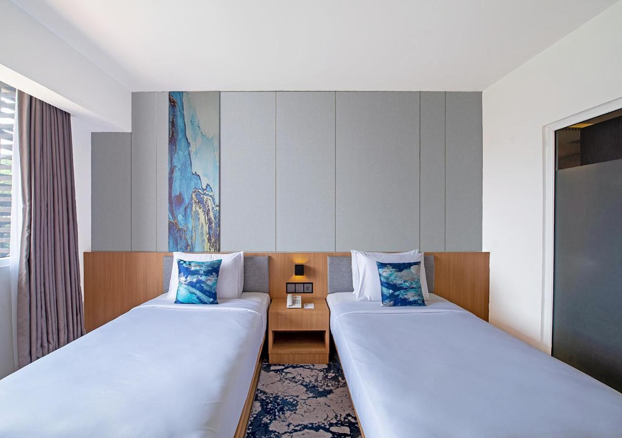 Oakwood & Taman Mini Hotel 4*