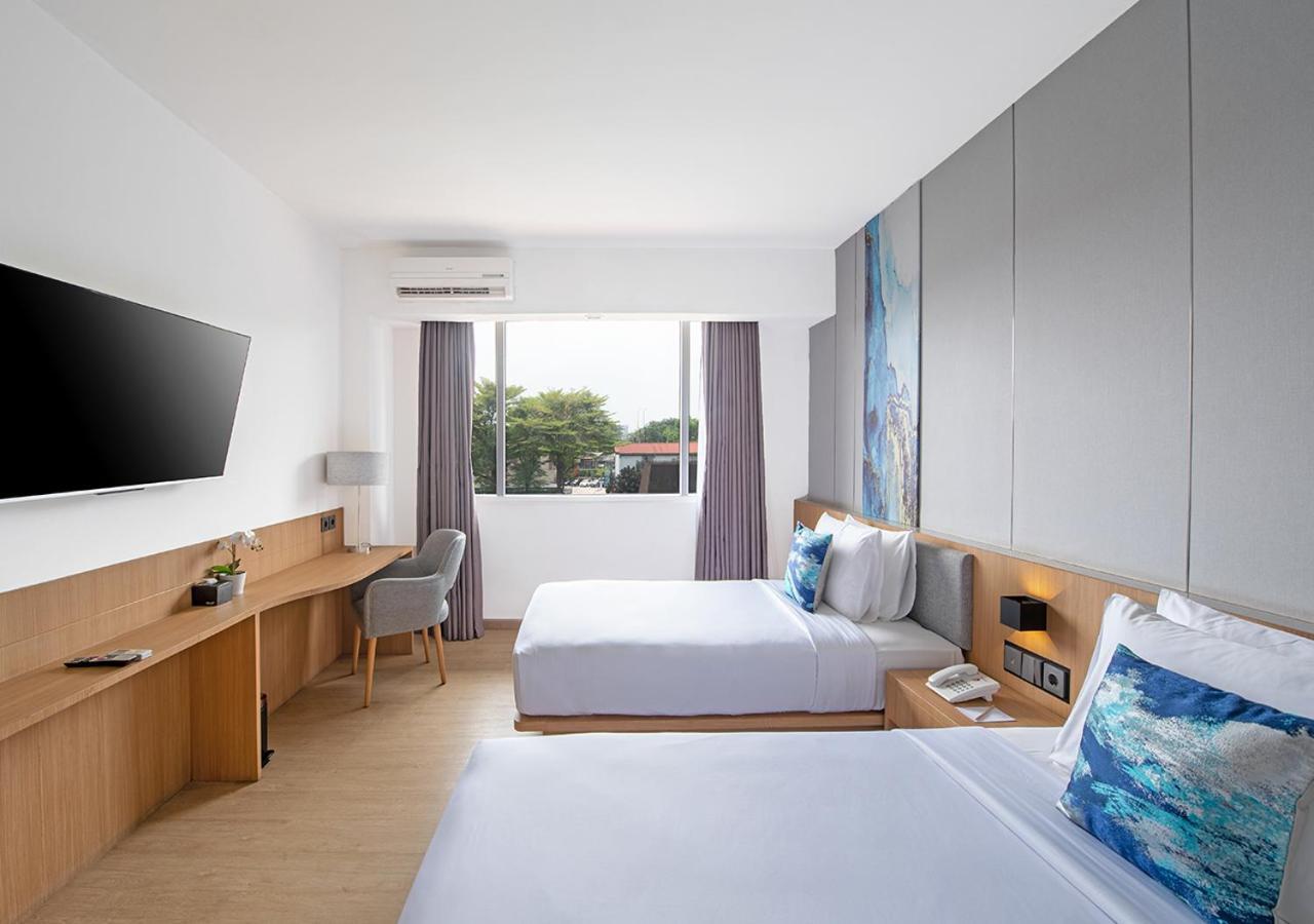 Oakwood & Taman Mini Hotel