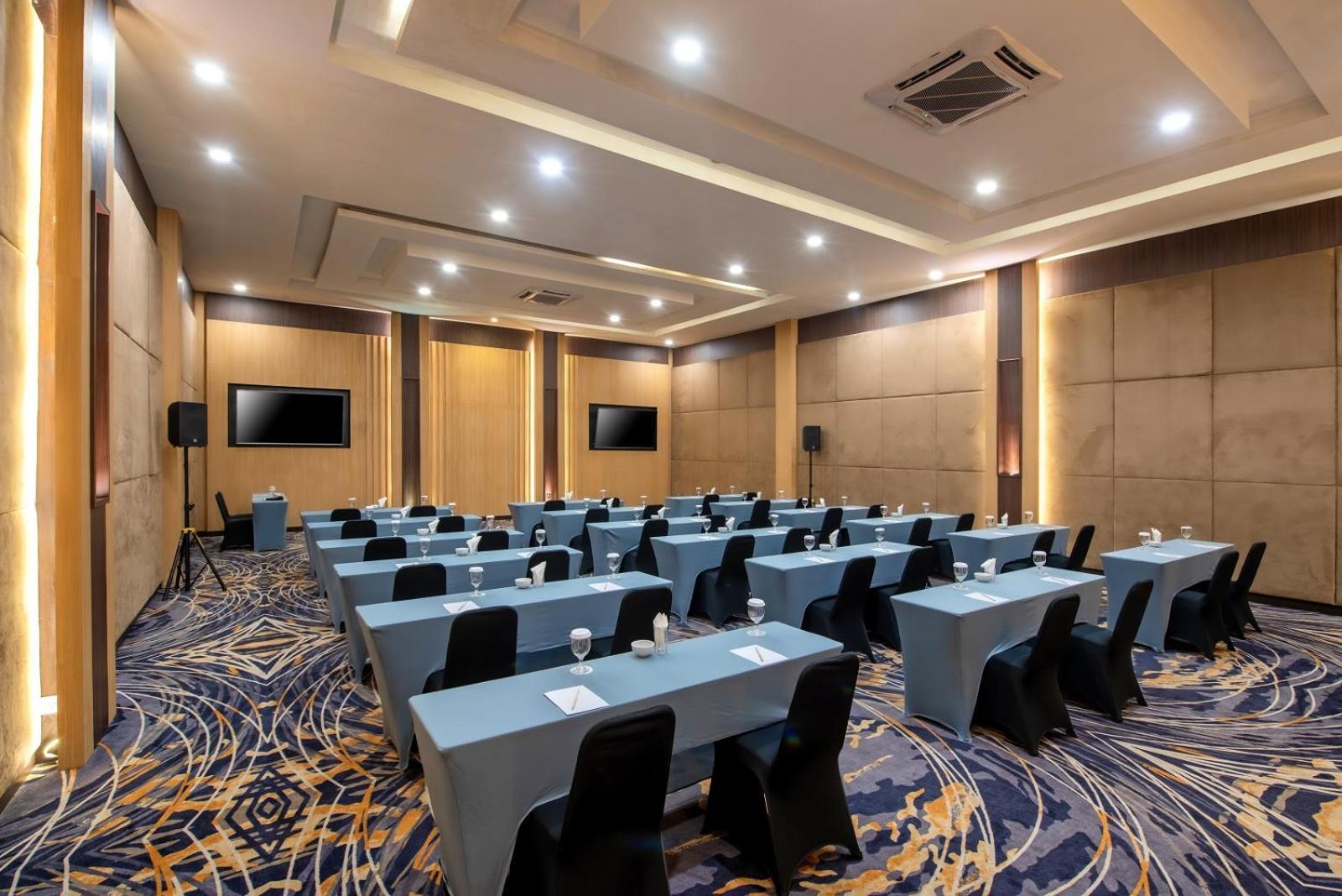 Oakwood & Taman Mini Hotel Jakarta