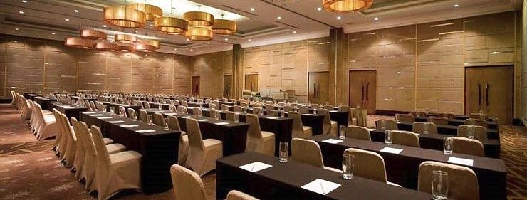 Oakwood & Taman Mini 4* Jakarta